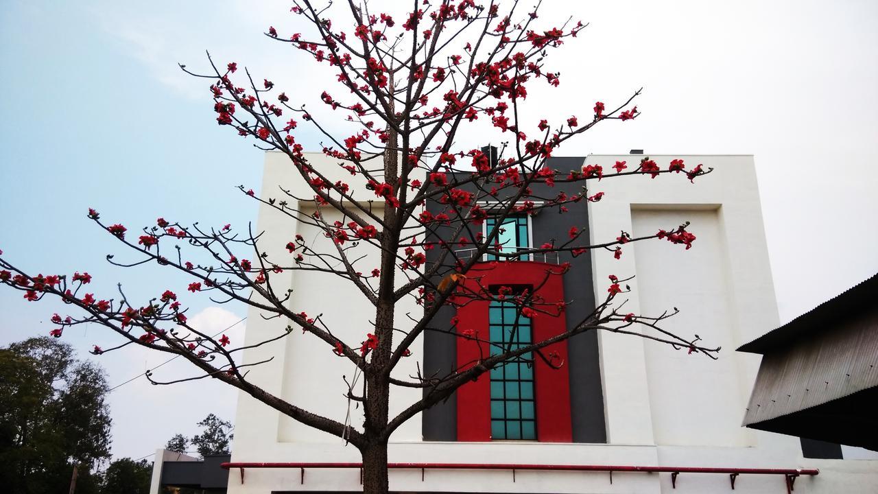 Max Hotels Dzsabalpur Kültér fotó